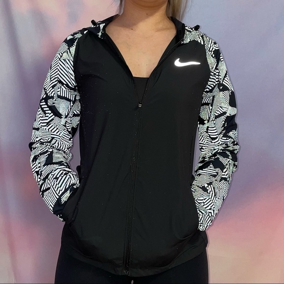 Nike Flash Windbreaker - Picture 6 of 16